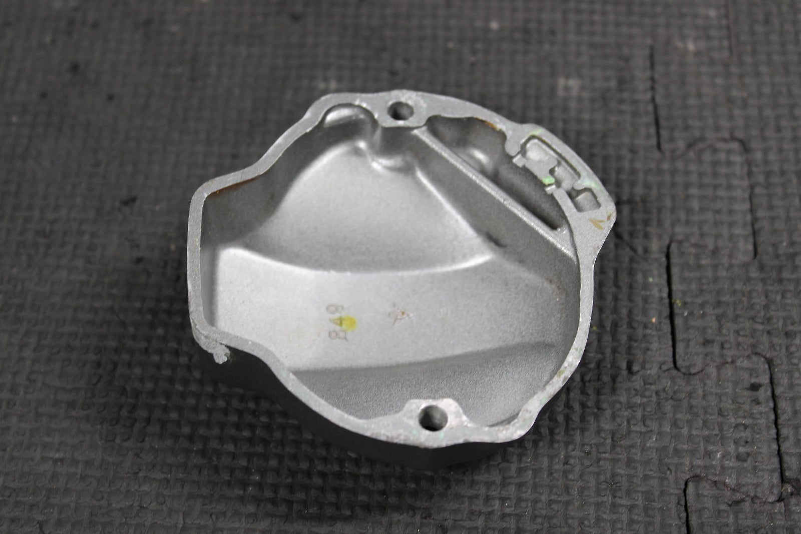 2000 HONDA XR200R 93 - 02 OEM ENGINE MOTOR PULSE GENERATOR SENSOR COVER - hggarage