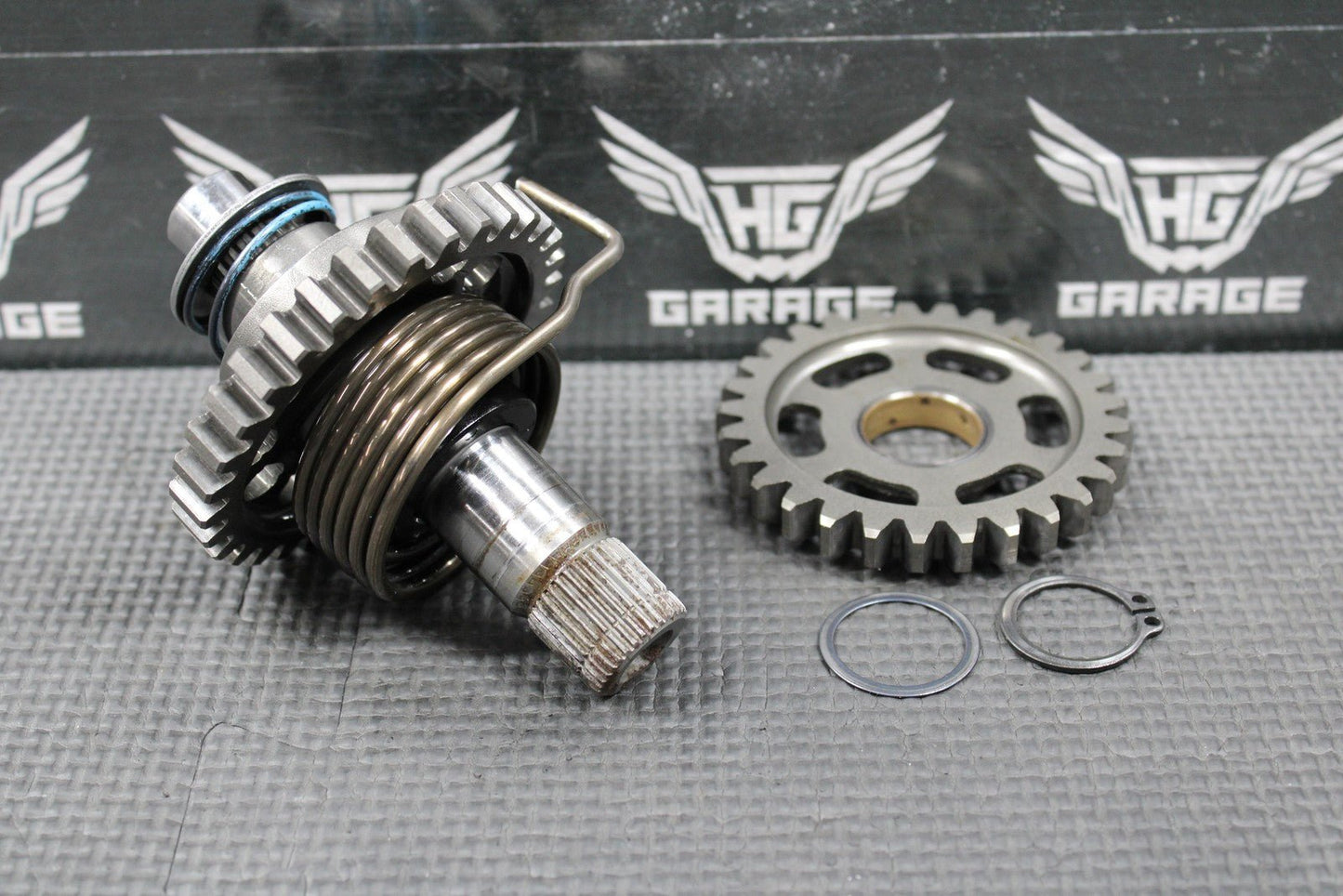 2009 YAMAHA YZ450F OEM KICKSTART KICK START SHAFT W IDLER GEAR 2S2 - 15601 - 00 - 00 - hggarage