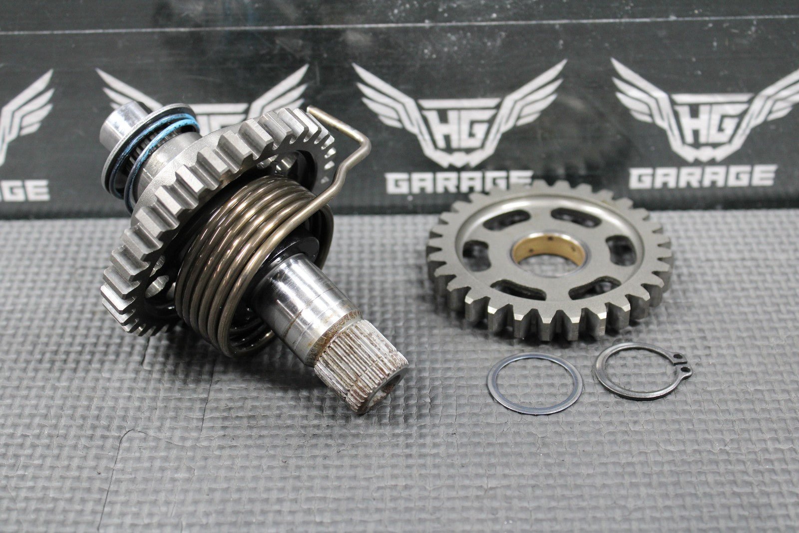 2009 YAMAHA YZ450F OEM KICKSTART KICK START SHAFT W IDLER GEAR 2S2 - 15601 - 00 - 00 - hggarage