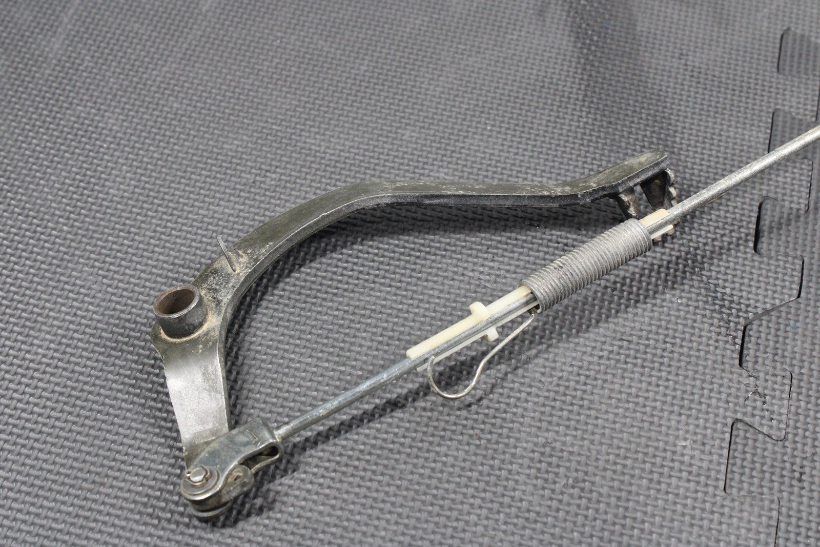 1987 YAMAHA TW200 OEM RIGHT REARSET BRAKE FOOT PEDAL W/SENSOR 2JX - 27211 - 00 - 90 - hggarage