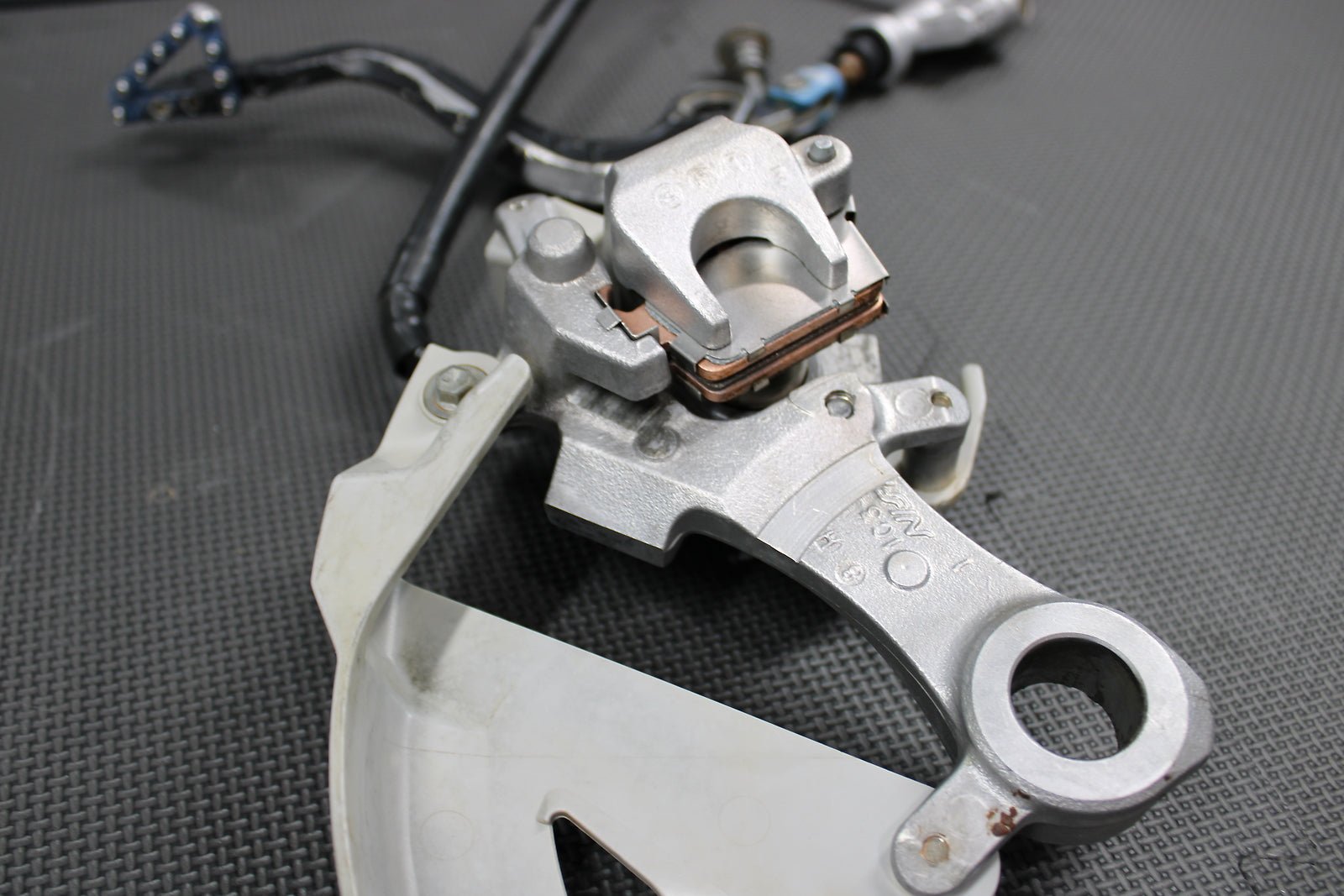 2009 YAMAHA YZ450F OEM NISSIN REAR BACK BRAKE CALIPER MASTER CYLINDER LEVER - hggarage