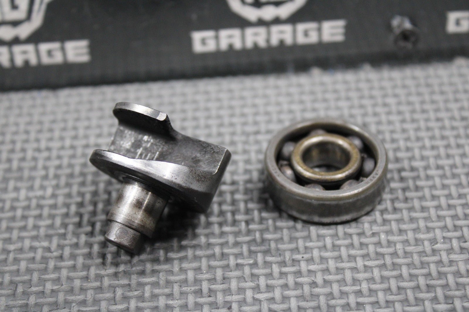 1999 99 - 00 SUZUKI RM250 OEM MODEL X Y POWER VALVE EXHAUST SIDE LH 11256 - 37E31 - hggarage