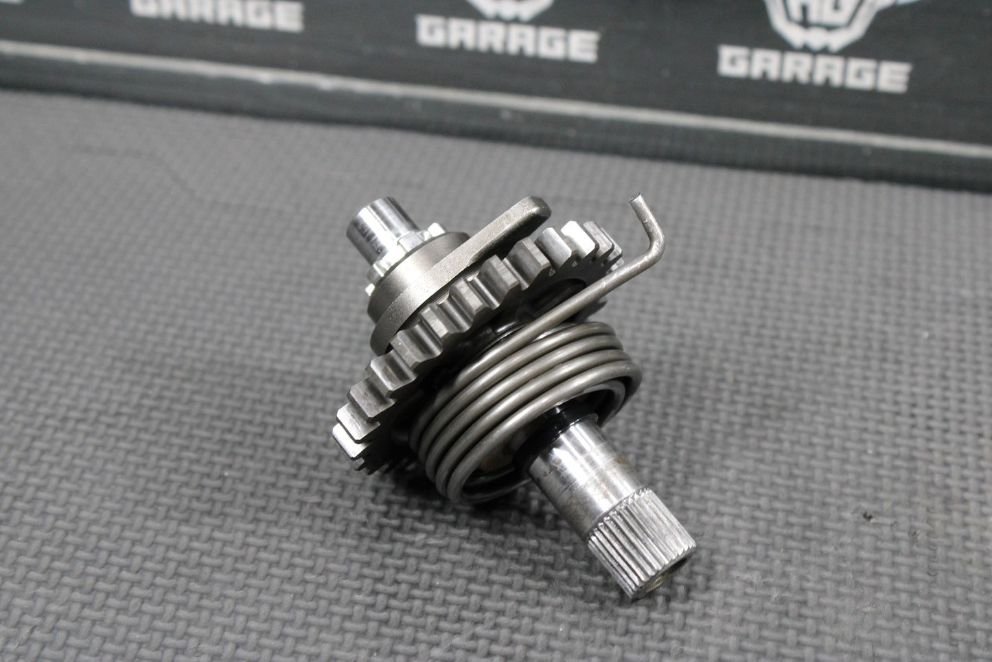 2000 SUZUKI RM125 96 - 00 OEM KICKSTART KICK START SHAFT W IDLER GEAR 26211 - 27C02 - hggarage
