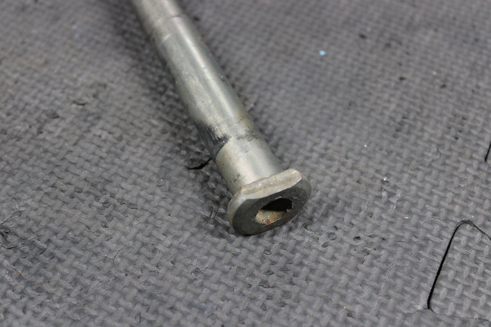 2010 Yamaha YZ450F OEM Rear Back Swingarm Bolt Suspension Pivot Axle 33D - 22141 - 0 - hggarage