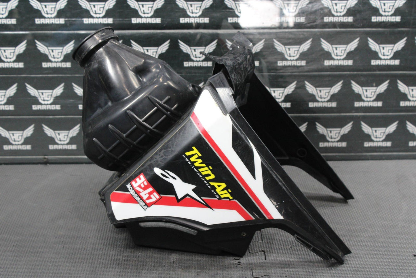 2006 YAMAHA YZ250F OEM AIRBOX INTAKE AIR CLEANER CASE BOOT 2S2 - 14401 - 70 - 00 - hggarage