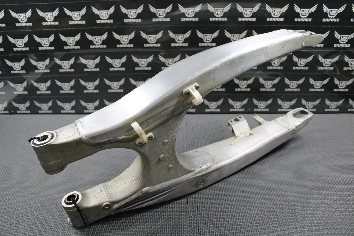 2020 YAMAHA YZ250F YZ250FX YZ450F OEM SWINGARM SWING ARM BR9 - 22110 - 00 - 00 GOOD - hggarage