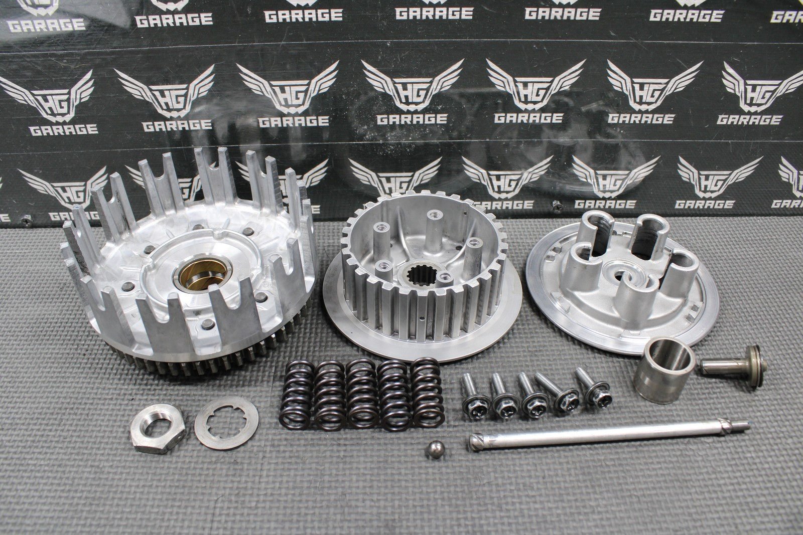 2010 09 - 13 YAMAHA YZ250F OEM CLUTCH W BASKET HUB PRESSURE PLATE 5XC - 16150 - 10 - 00 - hggarage