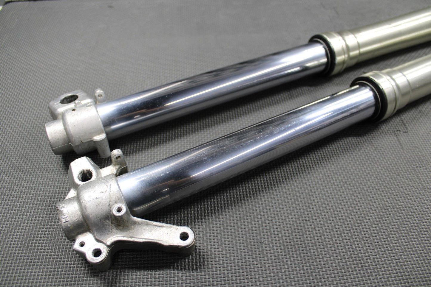1995 SUZUKI 93 - 95 RMX250 OEM RIGHT LEFT FRONT SUSPENSION FORKS SHOCKS 51190 - 29E2 - hggarage