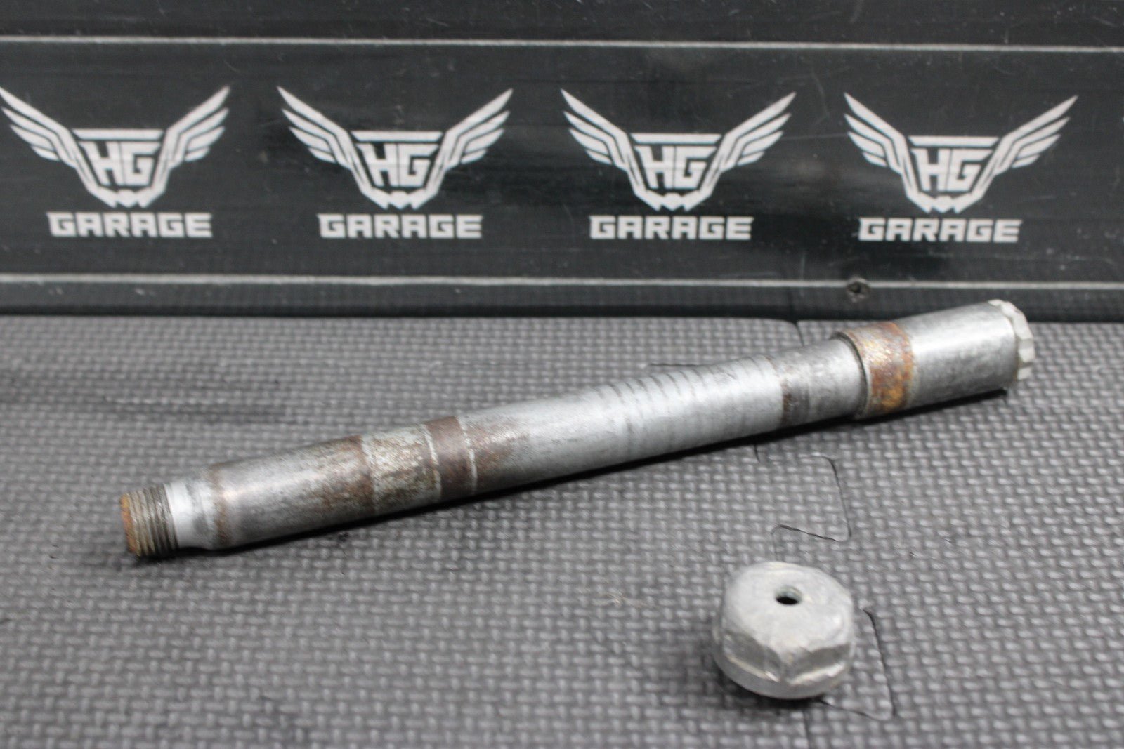 2000 KTM 250 EXC OEM FRONT WHEEL RIM AXLE PIVOT BOLT 50309081100 - hggarage