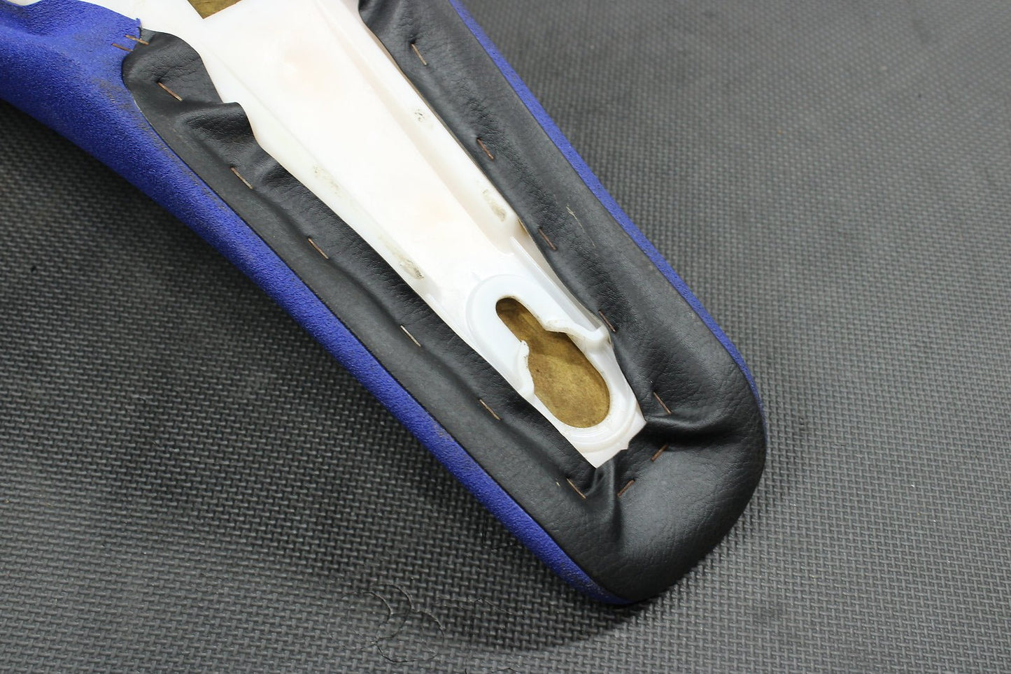 2004 Yamaha YZ250F YZ450F OEM Seat Saddle 5XD - 24710 - 00 - 00 - hggarage
