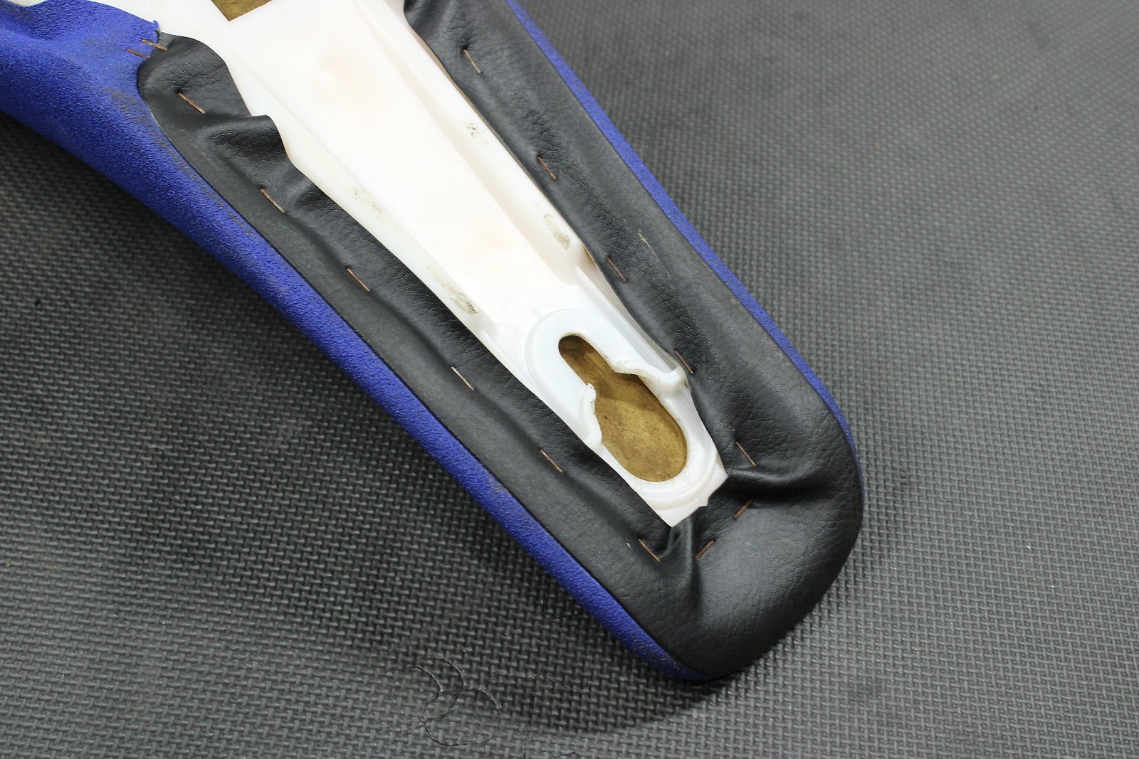 2004 Yamaha YZ250F YZ450F OEM Seat Saddle 5XD - 24710 - 00 - 00 - hggarage