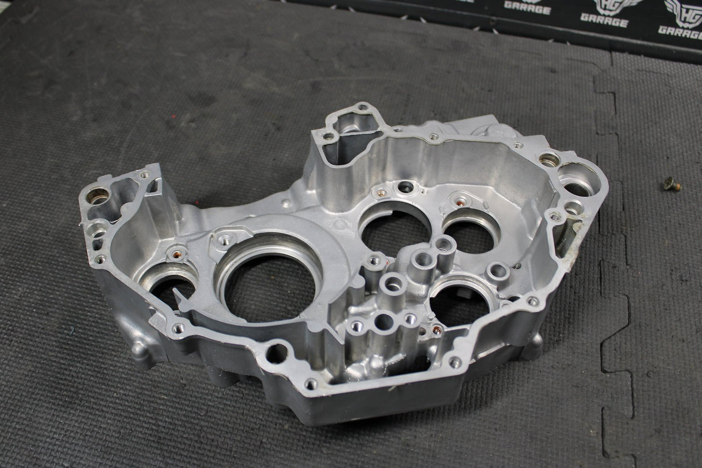 2002 YAMAHA YZ426F OEM RIGHT ENGINE MOTOR CRANKCASE CRANK CASES BLOCK - hggarage