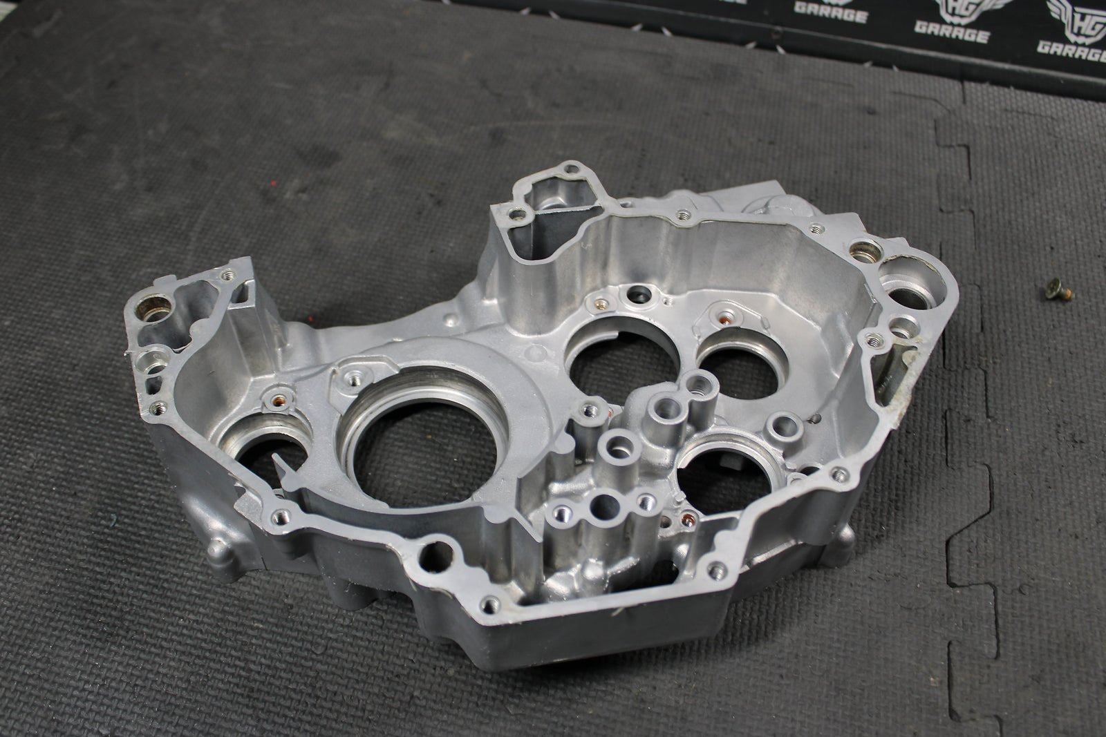 2002 YAMAHA YZ426F OEM RIGHT ENGINE MOTOR CRANKCASE CRANK CASES BLOCK - hggarage