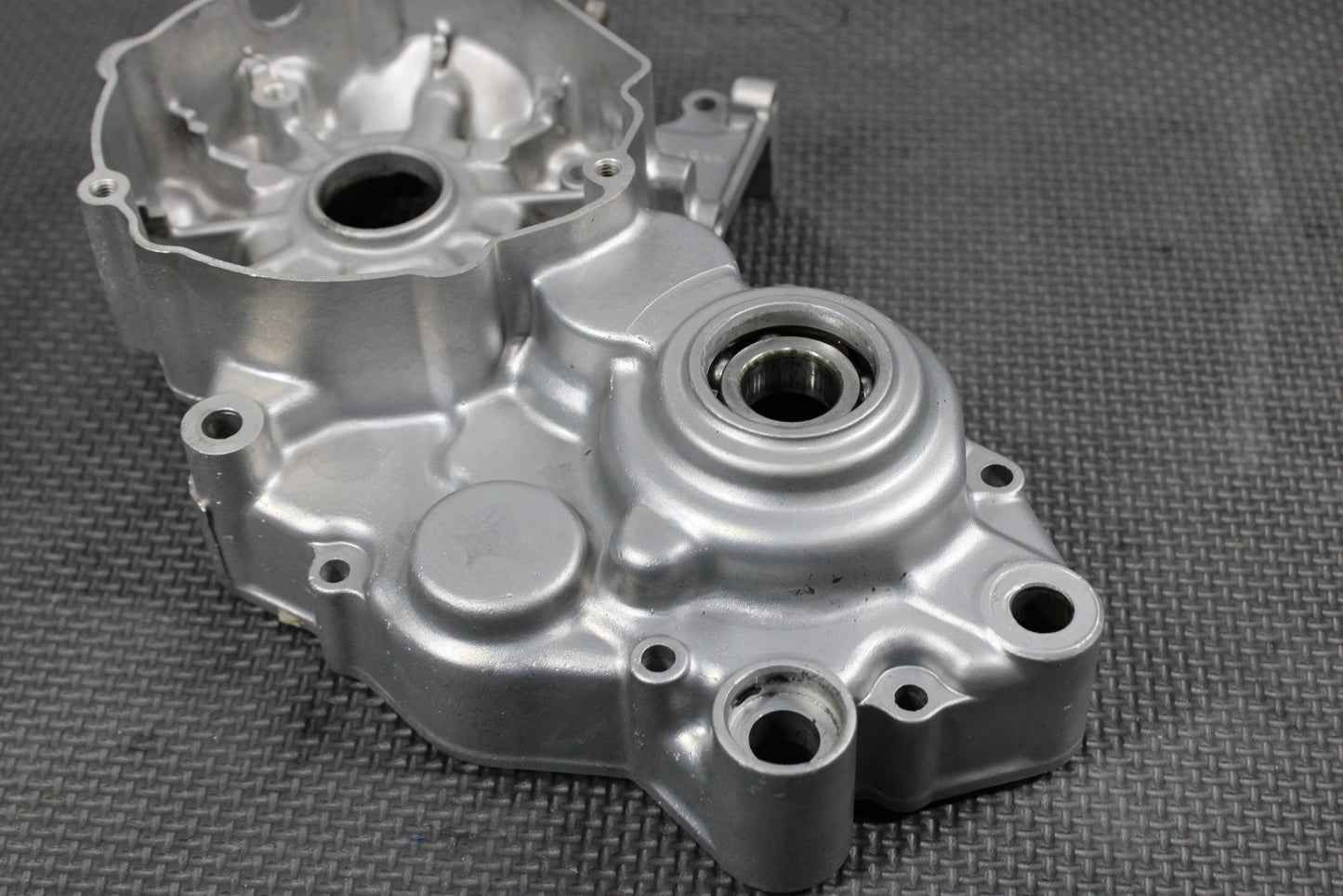2001 SUZUKI RM80 OEM LEFT ENGINE MOTOR CRANKCASE CRANK CASES BLOCK 11300 - 03812 - hggarage