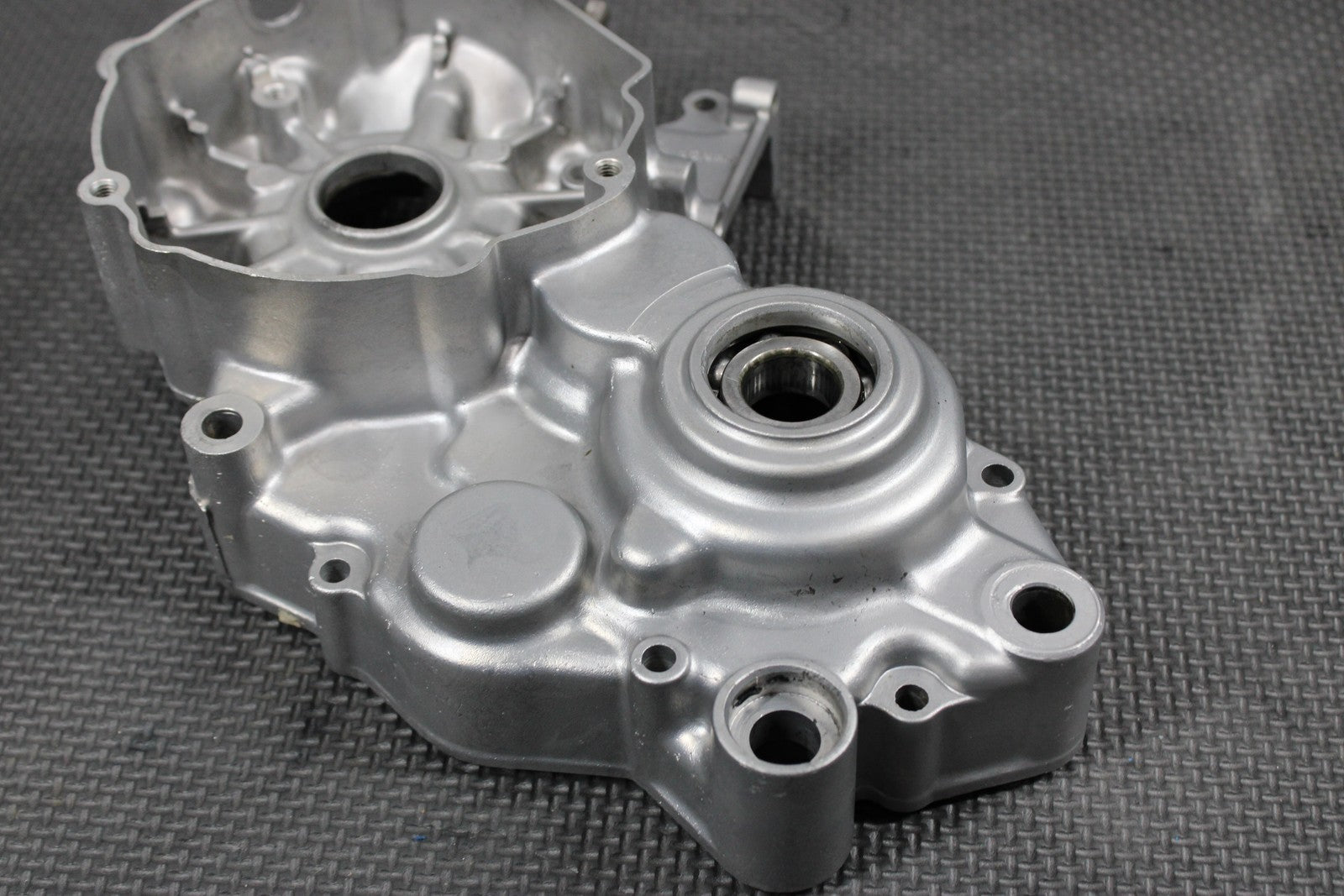 2001 SUZUKI RM80 OEM LEFT ENGINE MOTOR CRANKCASE CRANK CASES BLOCK 11300 - 03812 - hggarage