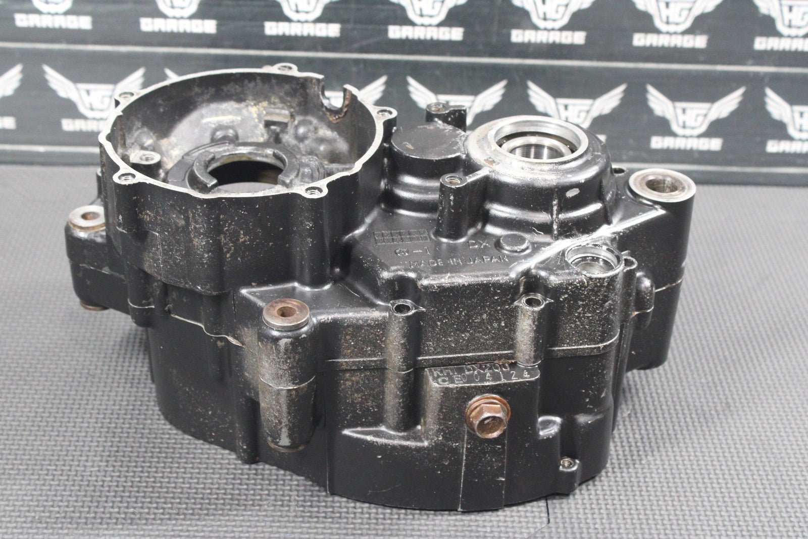 1986 KAWASAKI KDX200 86 - 87 OEM LEFT RIGHT ENGINE MOTOR CRANKCASE CRANK CASES - hggarage