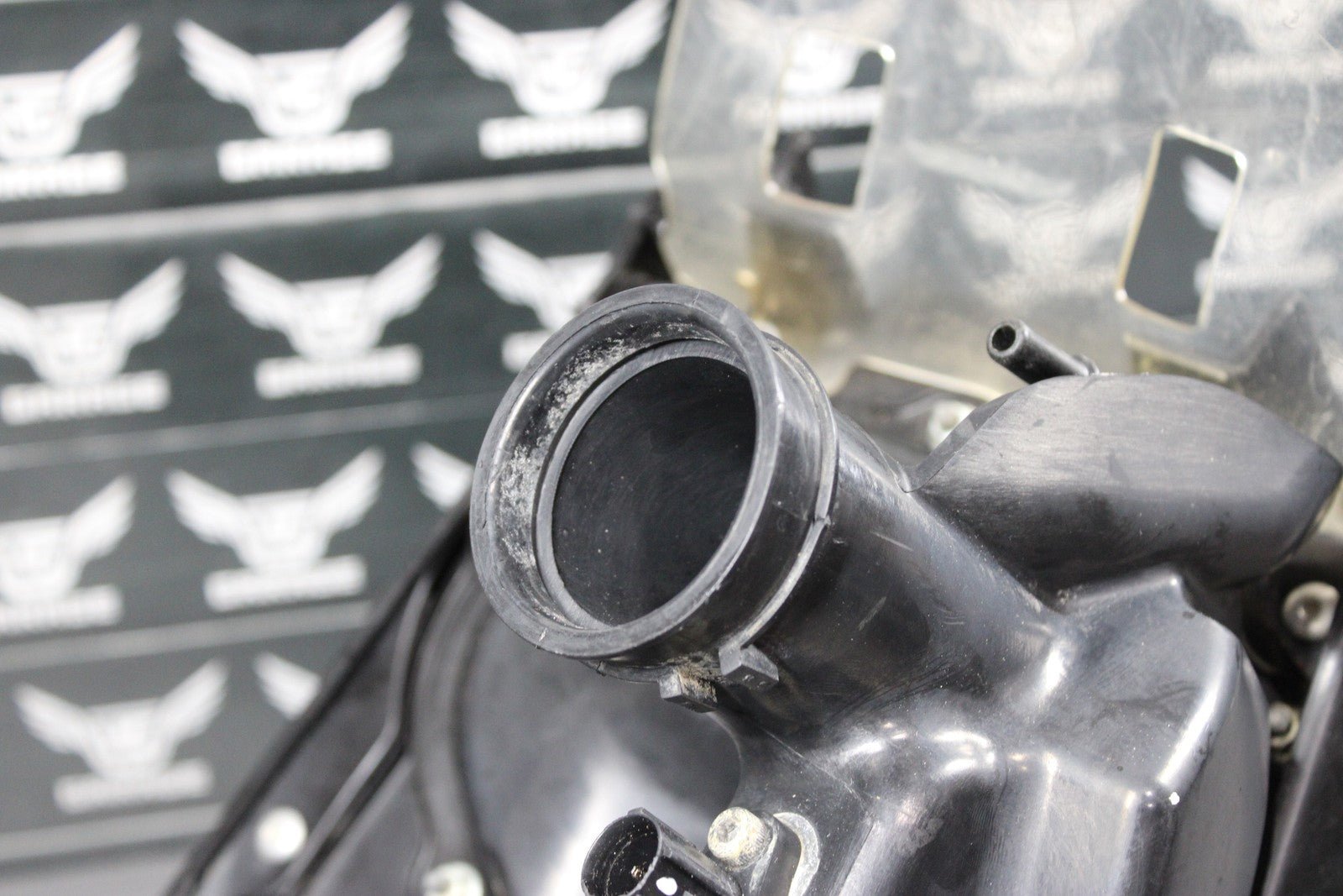 2014 KAWASAKI 13 - 16 KX250F OEM AIRBOX INTAKE AIR CLEANER CASE 59006 - 0011 - hggarage