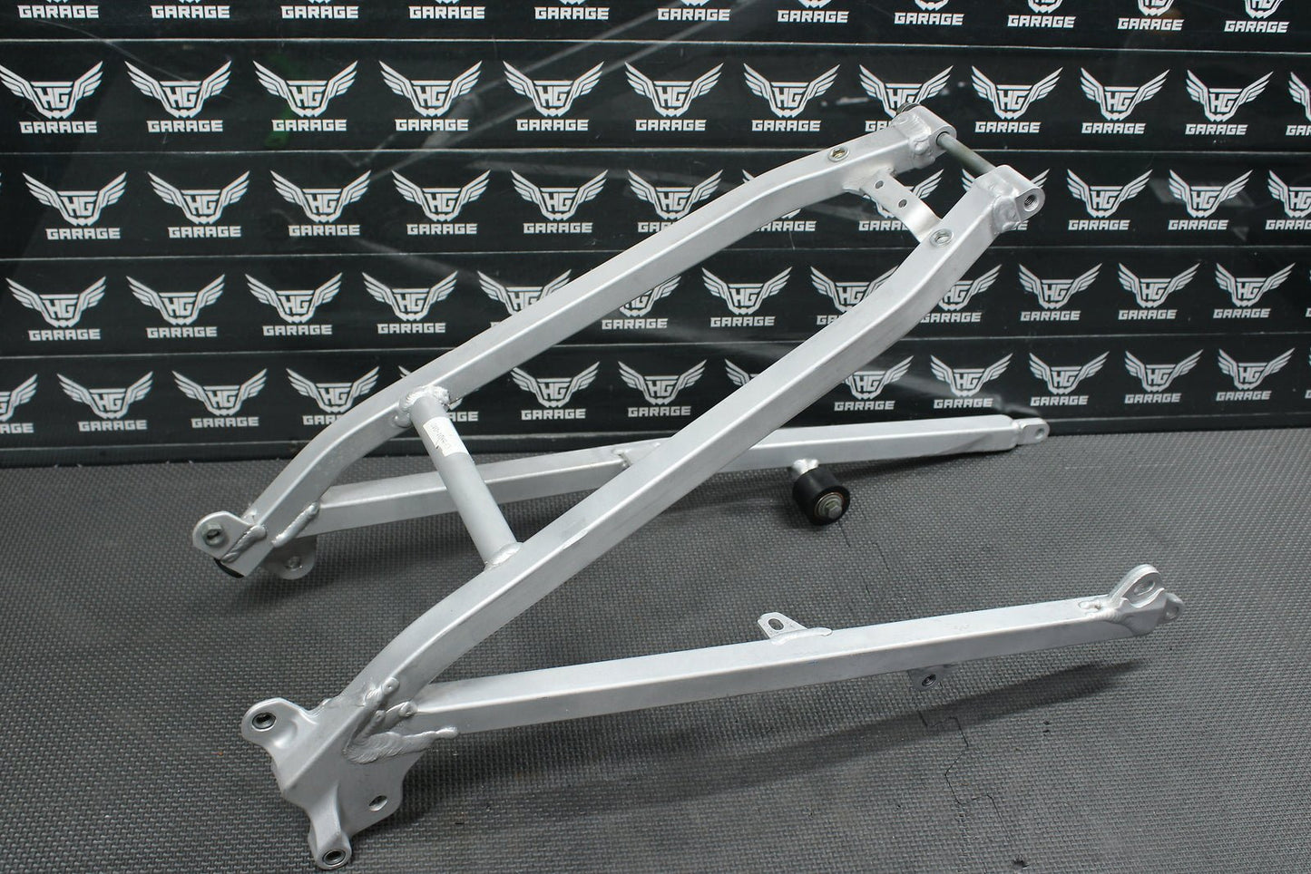 2004 Yamaha YZ450F OEM Rear Back Sub Frame Subframe 5XD - 21190 - 00 - 00 - hggarage