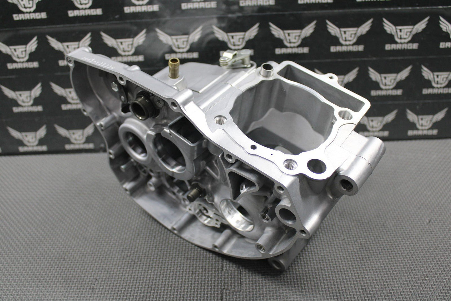 2020 SUZUKI RMZ250 OEM LEFT RIGHT ENGINE CRANKCASE CRANK CASES 11301 - 49850 MINT! - hggarage