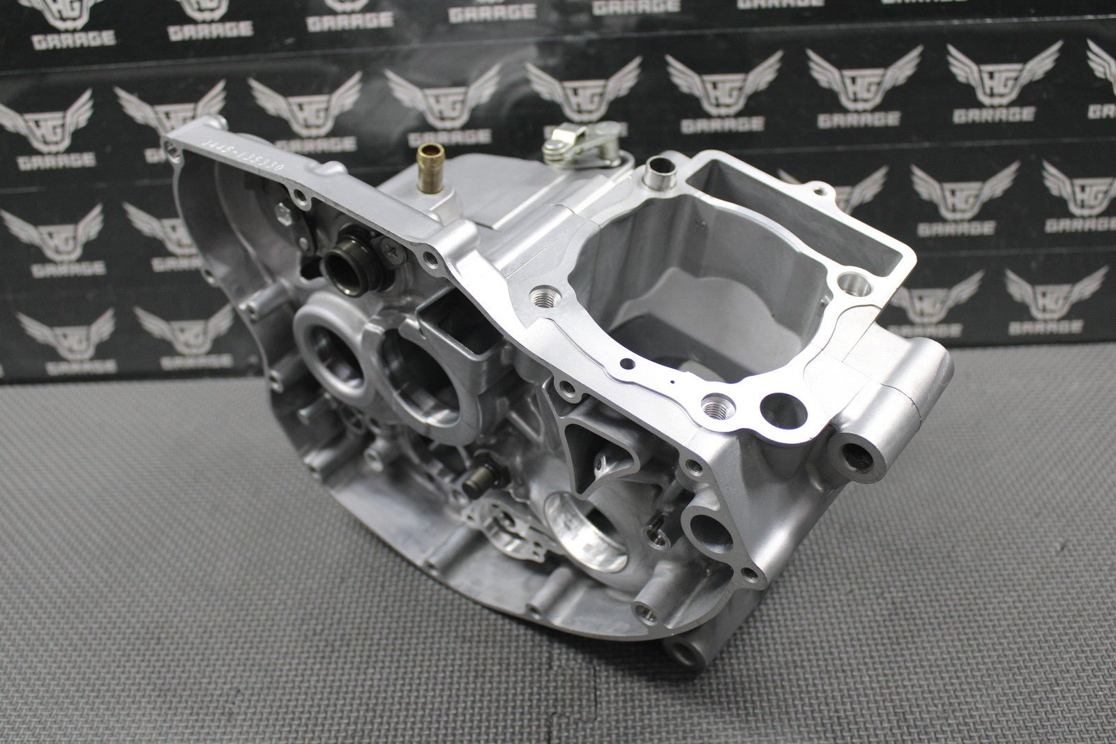 2020 SUZUKI RMZ250 OEM LEFT RIGHT ENGINE CRANKCASE CRANK CASES 11301 - 49850 MINT! - hggarage
