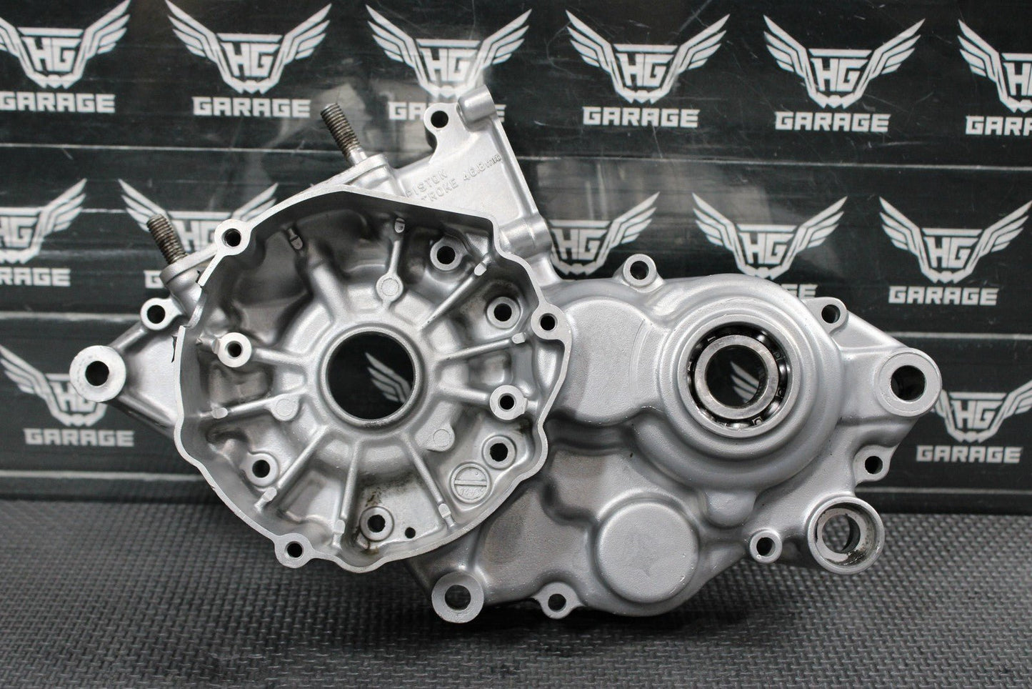 2001 SUZUKI RM80 OEM LEFT ENGINE MOTOR CRANKCASE CRANK CASES BLOCK 11300 - 03812 - hggarage
