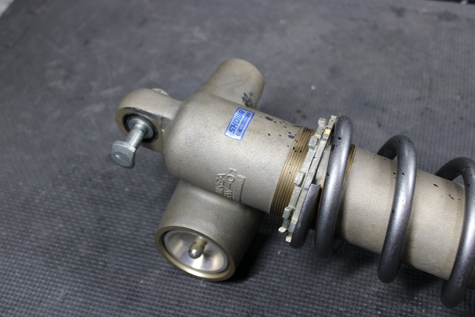 2019 HONDA CRF250R OEM REAR BACK SHOCK ABSORBER SUSPENSION 52400 - K95 - A41 GOOD! - hggarage