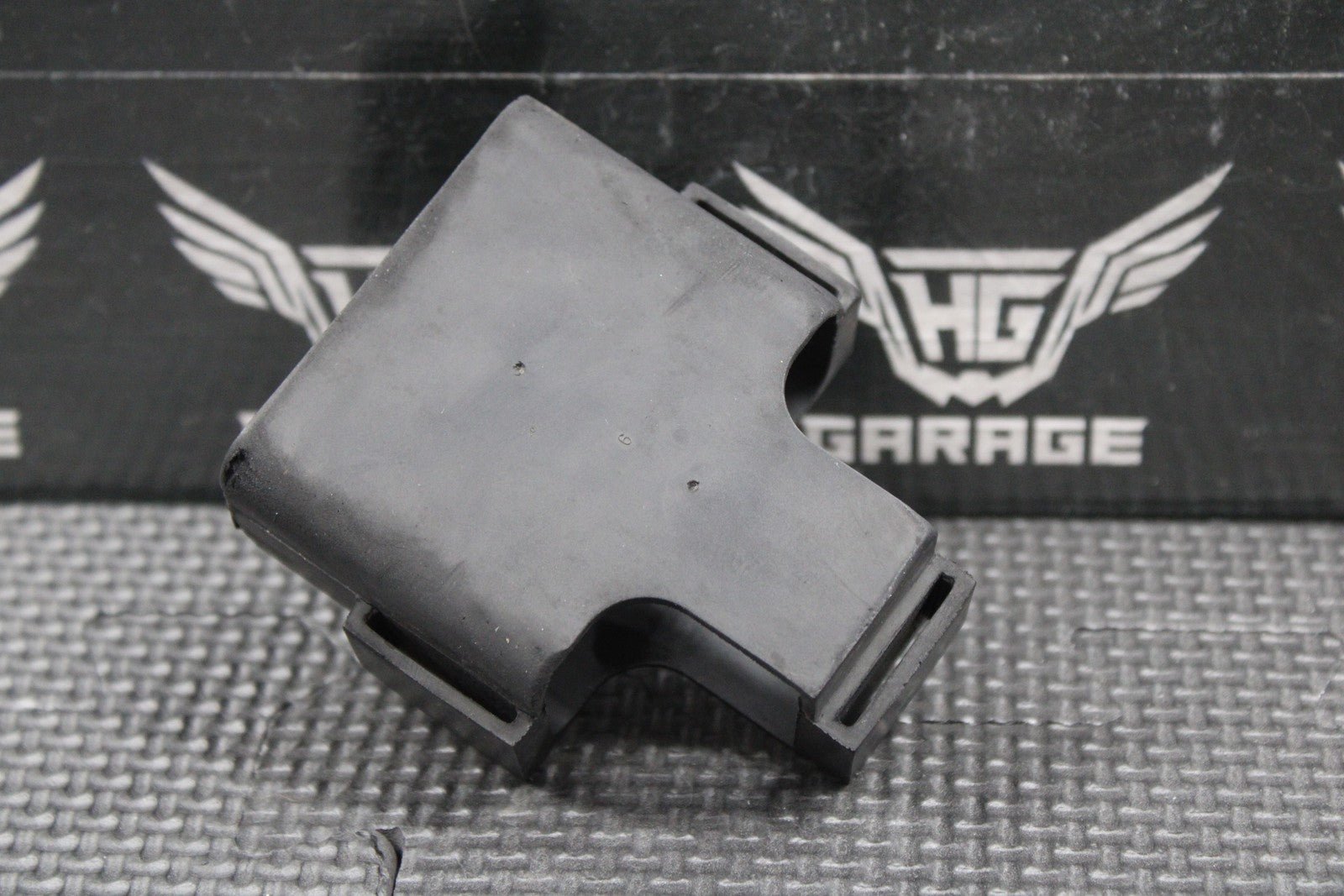 2000 HONDA 00 - 03 CR125R 00 - 01 CR250R OEM CDI RUBBER MOUNTING BOOT 30401 - KZ4 - A90 - hggarage