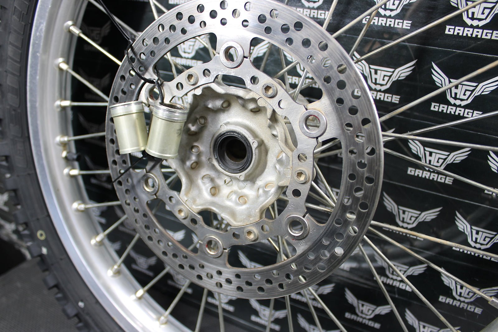 2004 Suzuki RM250 OEM Excel 21" Front Wheel Rim Hub 54111 - 36E00 55311 - 28C01 - hggarage