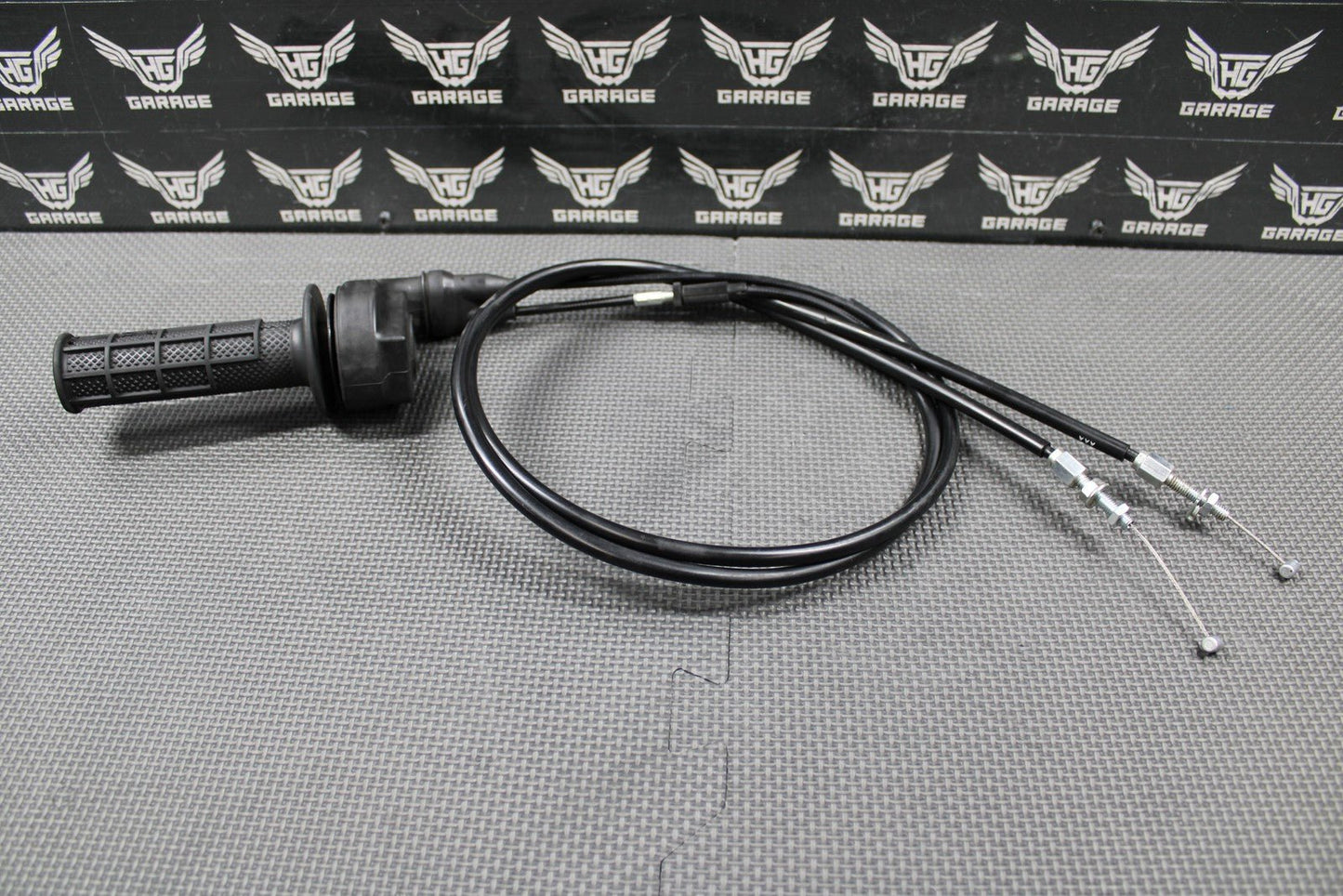 2022 KAWASAKI 21 - 22 KX250 KX250X OEM TWIST THROTTLE HOUSING TUBE CABLES GOOD! - hggarage