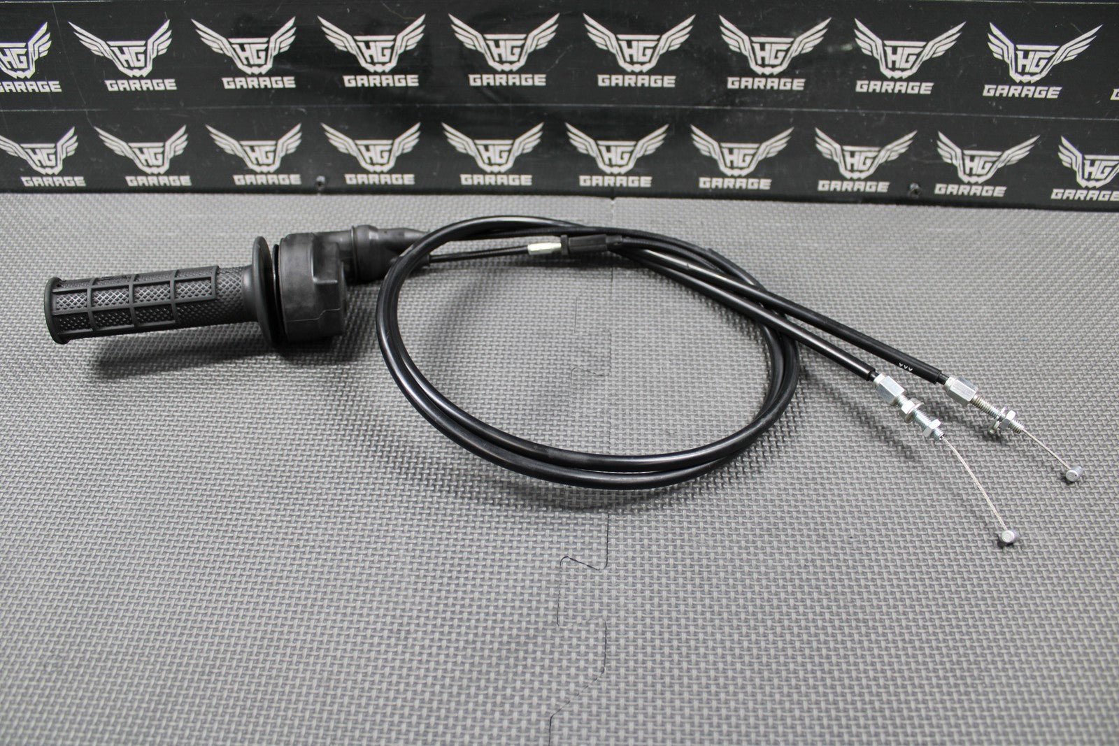 2022 KAWASAKI 21 - 22 KX250 KX250X OEM TWIST THROTTLE HOUSING TUBE CABLES GOOD! - hggarage