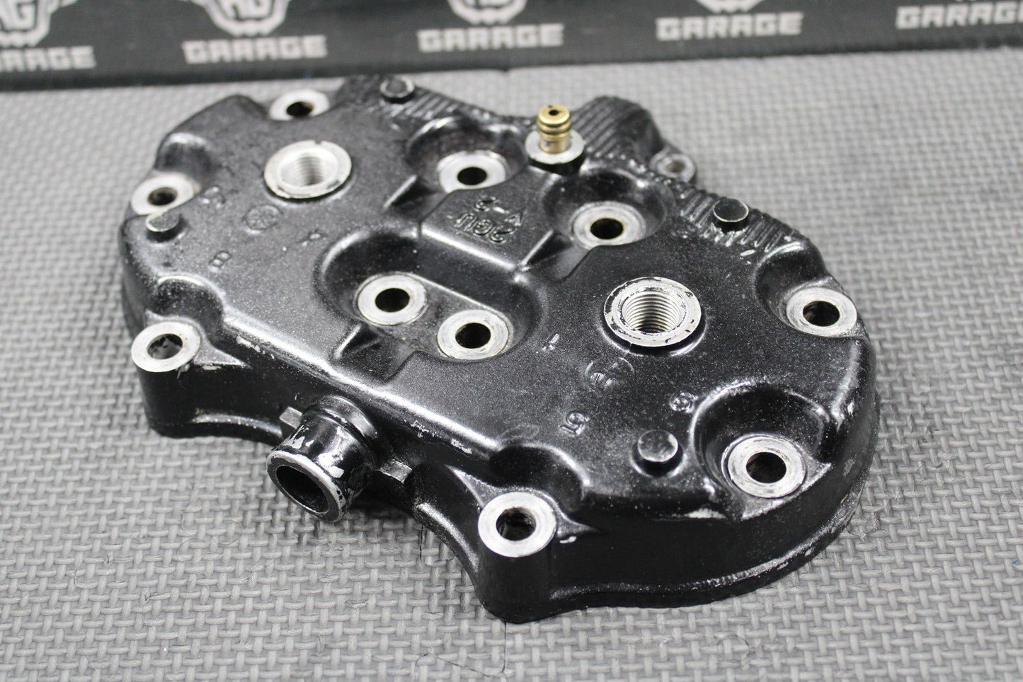 2001 87 - 06 YAMAHA BANSHEE YFZ350 OEM CYLINDER HEAD CAP DOMES 2GU - 11111 - 00 - 0 - hggarage
