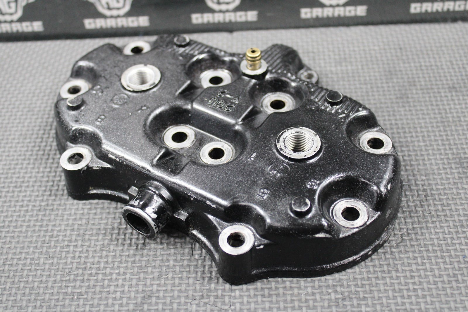2001 87 - 06 YAMAHA BANSHEE YFZ350 OEM CYLINDER HEAD CAP DOMES 2GU - 11111 - 00 - 0 - hggarage