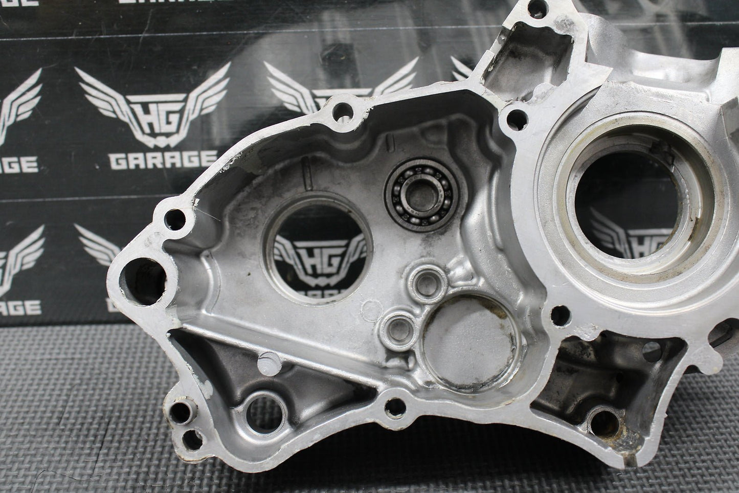 1999 KAWASAKI KX60 85 - 03 OEM LEFT ENGINE MOTOR CRANKCASE CRANK CASE 14001 - 1317 - hggarage
