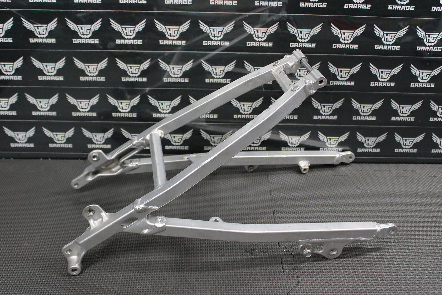 2009 YAMAHA YZ450F OEM REAR BACK SUB FRAME SUBFRAME - hggarage