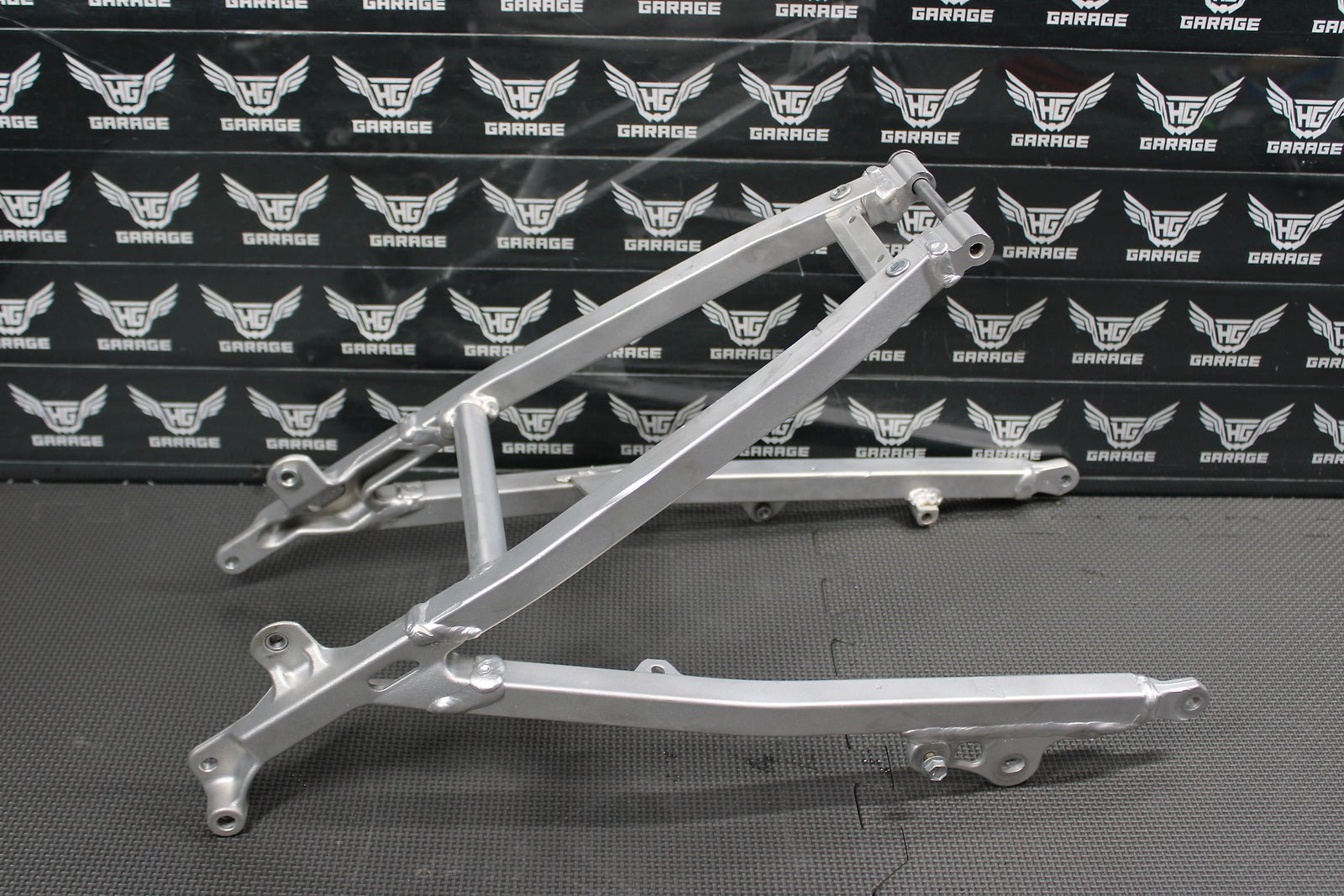 2009 YAMAHA YZ450F OEM REAR BACK SUB FRAME SUBFRAME - hggarage