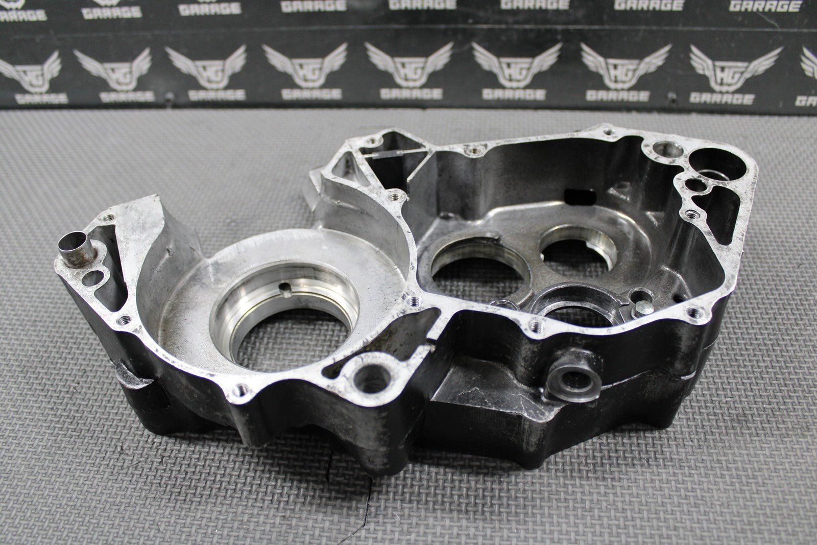 1988 HONDA CR250R OEM RIGHT ENGINE MOTOR CRANKCASE CRANK CASE 111A0 - KS7 - 830 NICE - hggarage