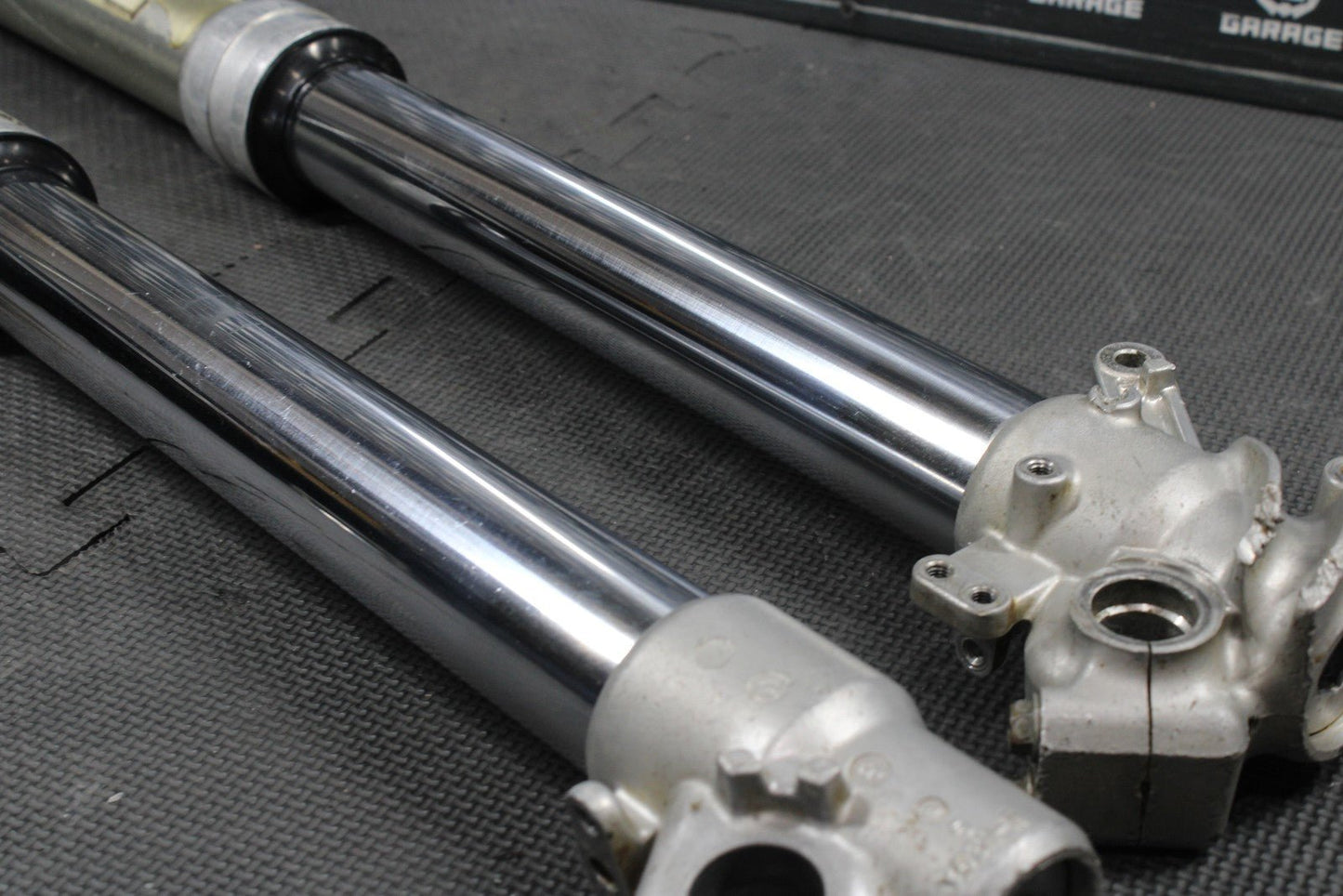 2002 YAMAHA YZ250 OEM RIGHT LEFT FRONT SUSPENSION FORKS SHOCKS 5NX - 23102 - 00 - 00 - hggarage