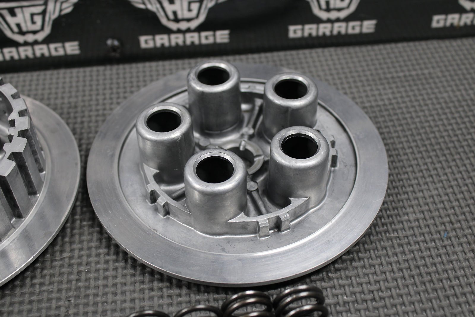 1985 HONDA CR125R OEM COMPLETE CLUTCH W BASKET HUB PRESSURE PLATE 22100 - KA3 - 760 - hggarage