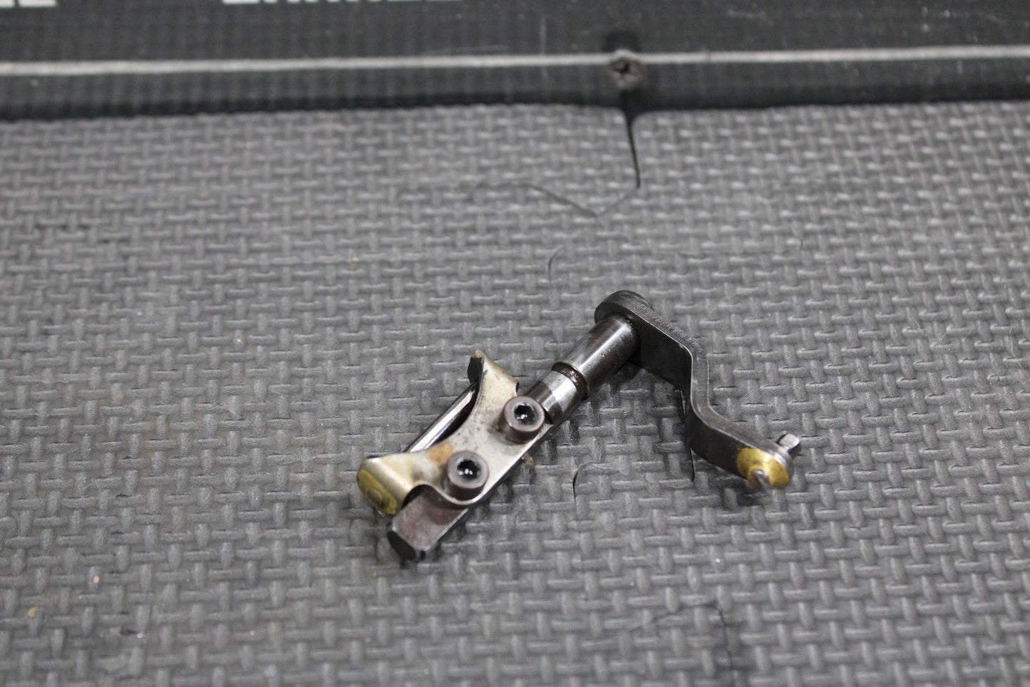 1997 95 - 99 KAWASAKI KX250 OEM ENGINE POWERVALVE EXHUAST VALVE LINKAGE GOVERNOR - hggarage