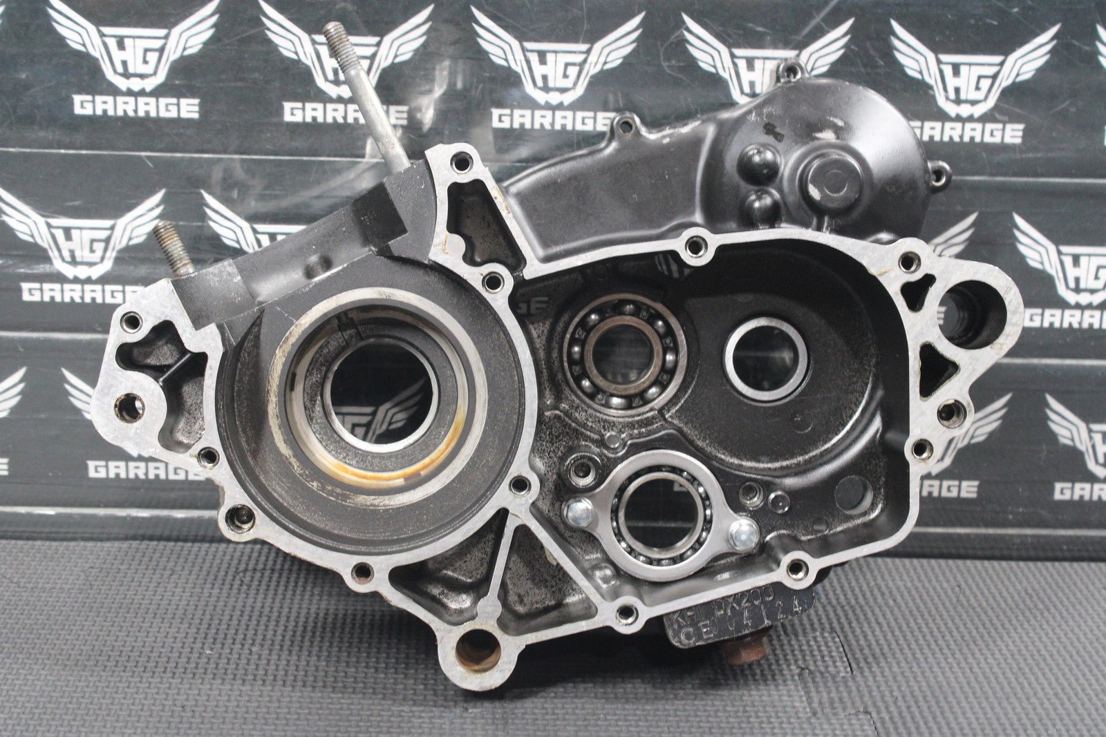 1986 KAWASAKI KDX200 86 - 87 OEM LEFT RIGHT ENGINE MOTOR CRANKCASE CRANK CASES - hggarage