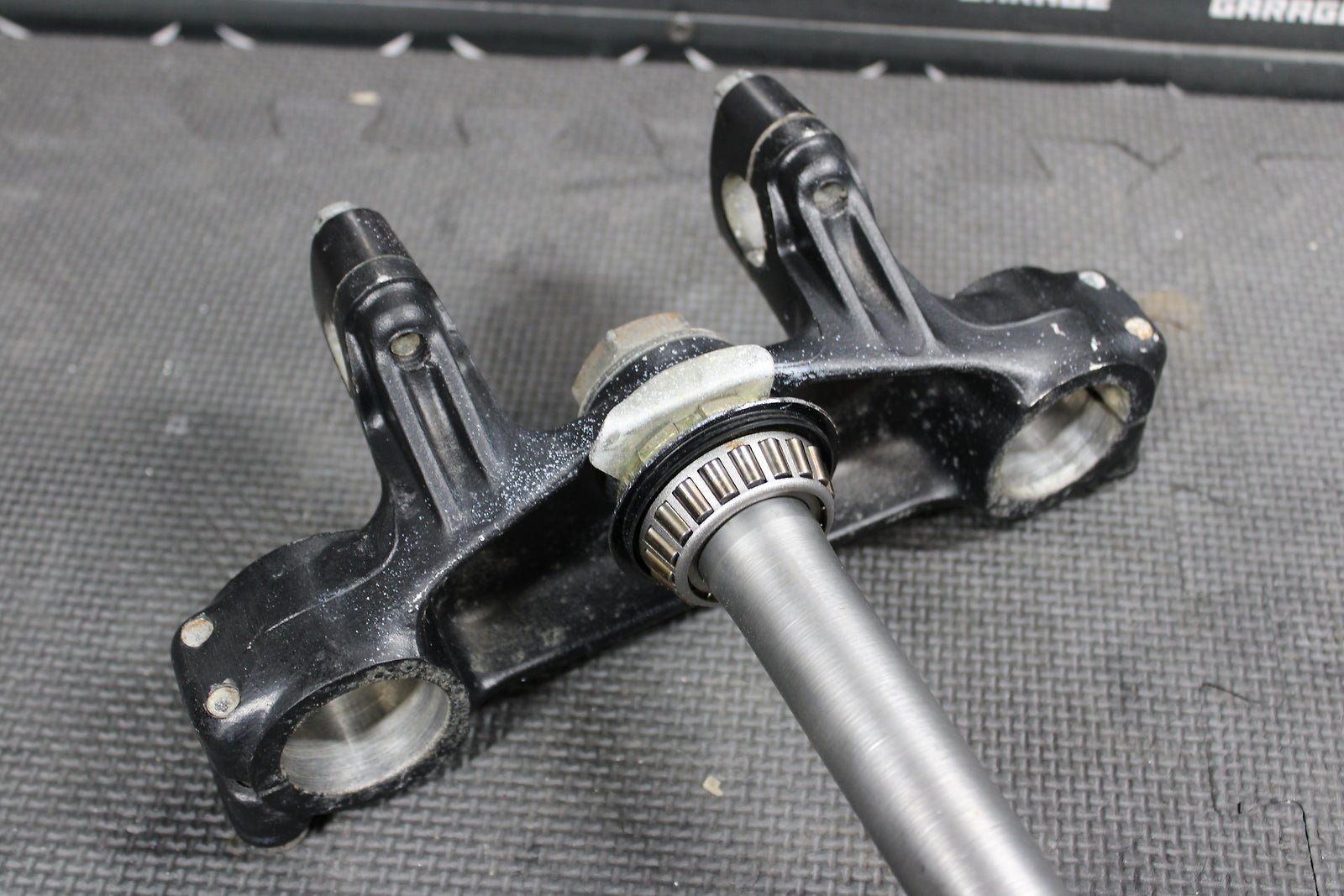 1998 HONDA XR200R 1990 1991 / 93 - 02 OEM FRONT FORKS LOWER UPPER TRIPLE TREE STEM - hggarage