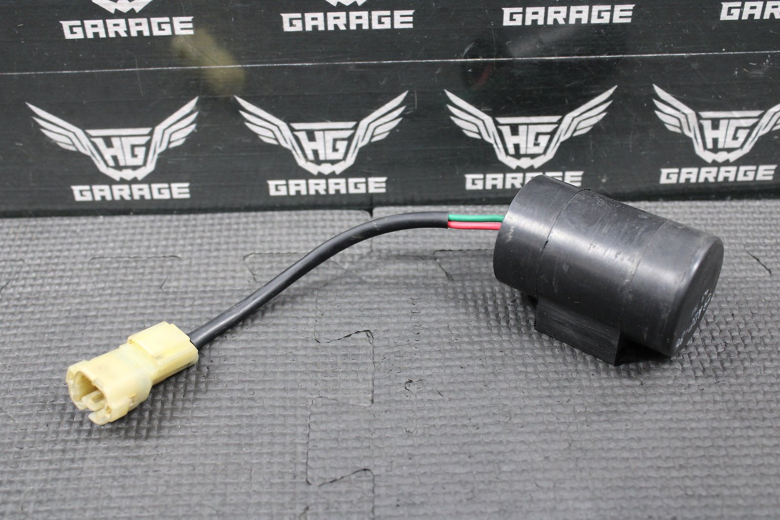 HONDA CONDENSER 2004 - 2005 TRX450 R TRX450R SPORTRAX OEM GENUINE 31700 - HP1 - 003 - hggarage