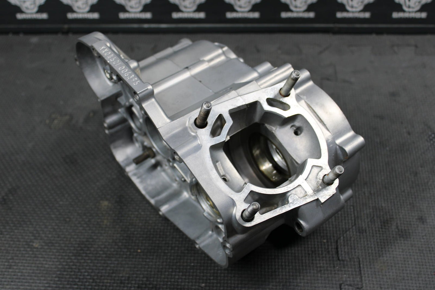 2016 KAWASAKI KX85 OEM LEFT RIGHT ENGINE MOTOR CRANKCASE CRANK - hggarage