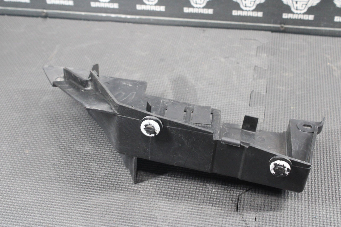 1987 87 - 00 YAMAHA TW200 ELECTRICAL WIRING TRAY HOLDER PLASTIC 2JX - 2177A - 00 - 00 - hggarage