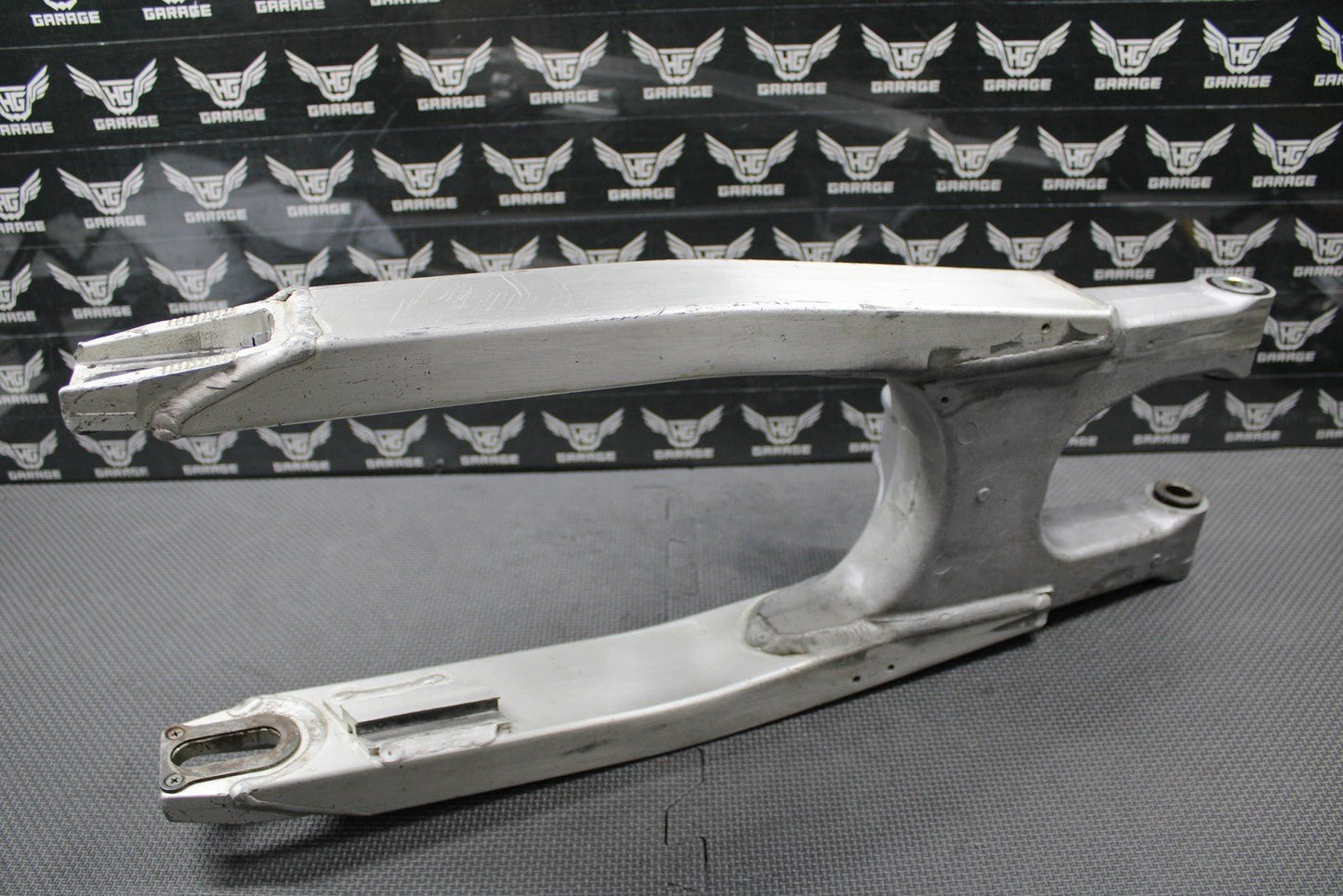 1999 SUZUKI RM125 RM250 OEM SWINGARM SWING ARM SUSPENSION 61000 - 37E10 NICE! - hggarage