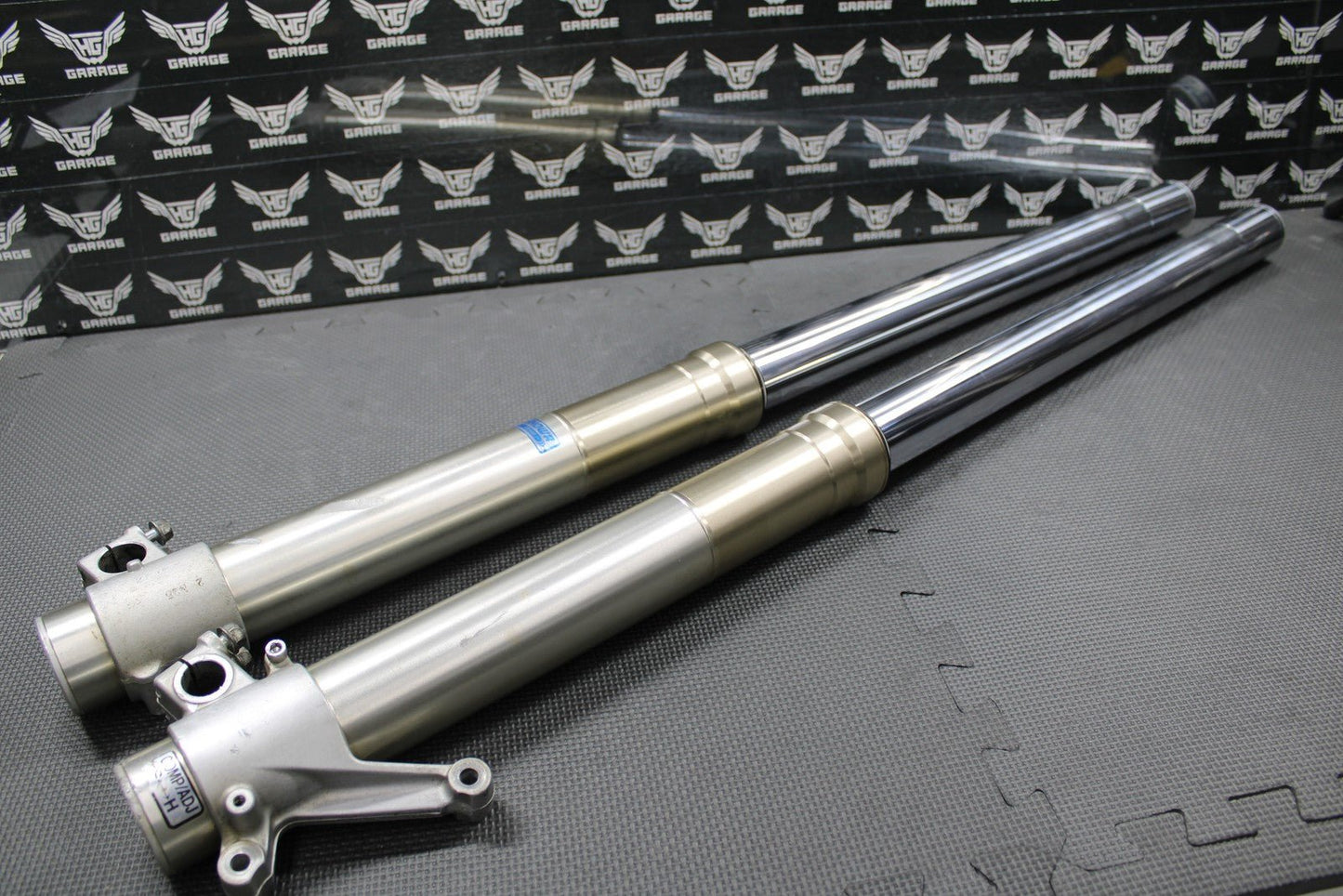2003 KAWASAKI KLX400SR OEM SHOWA RIGHT LEFT FRONT SUSPENSION FORKS SHOCKS GOOD! - hggarage