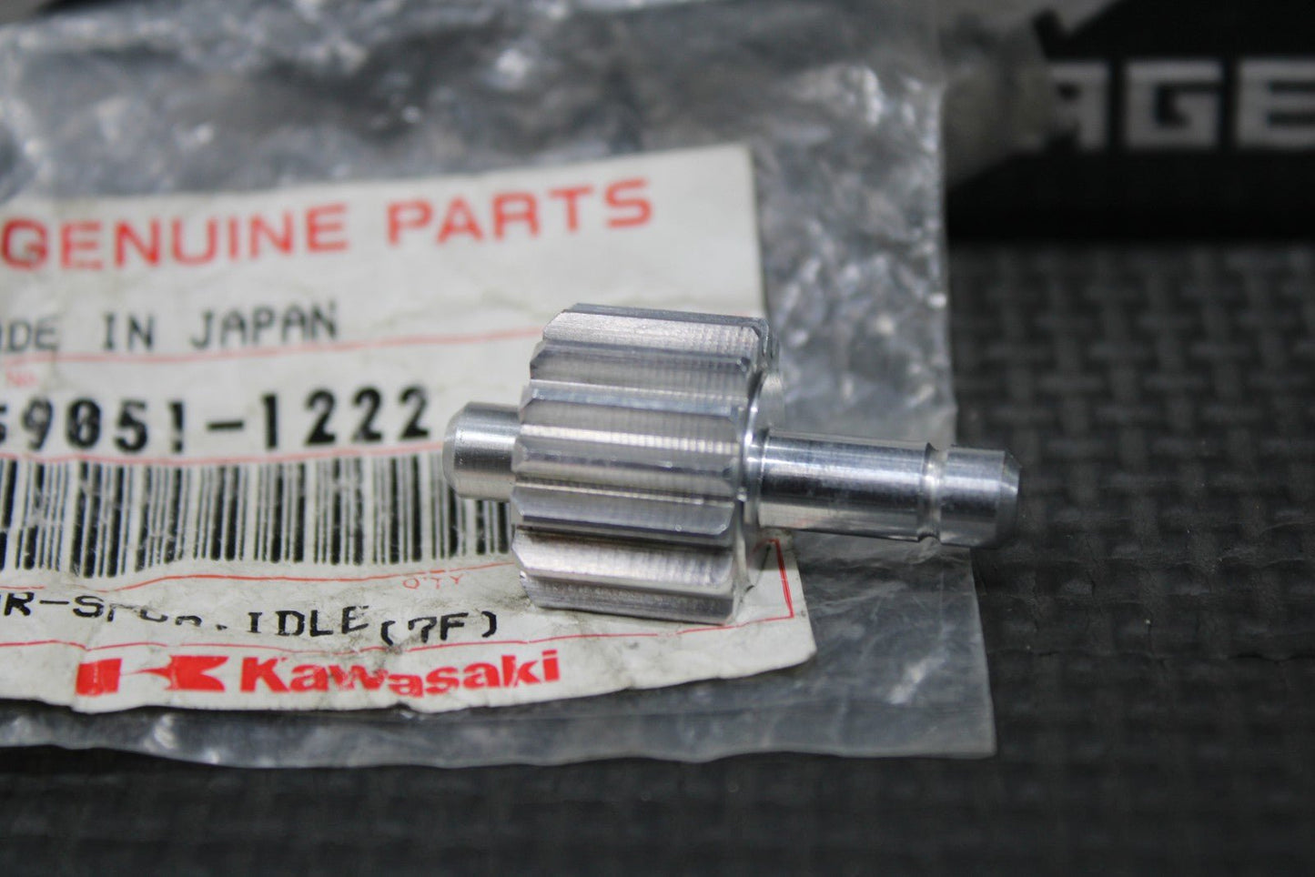 NEW NOS 1990 1991 KAWASAKI KX125 OEM KIPS POWER VALVE IDLER SPUR GEAR 59051 - 1222 - hggarage