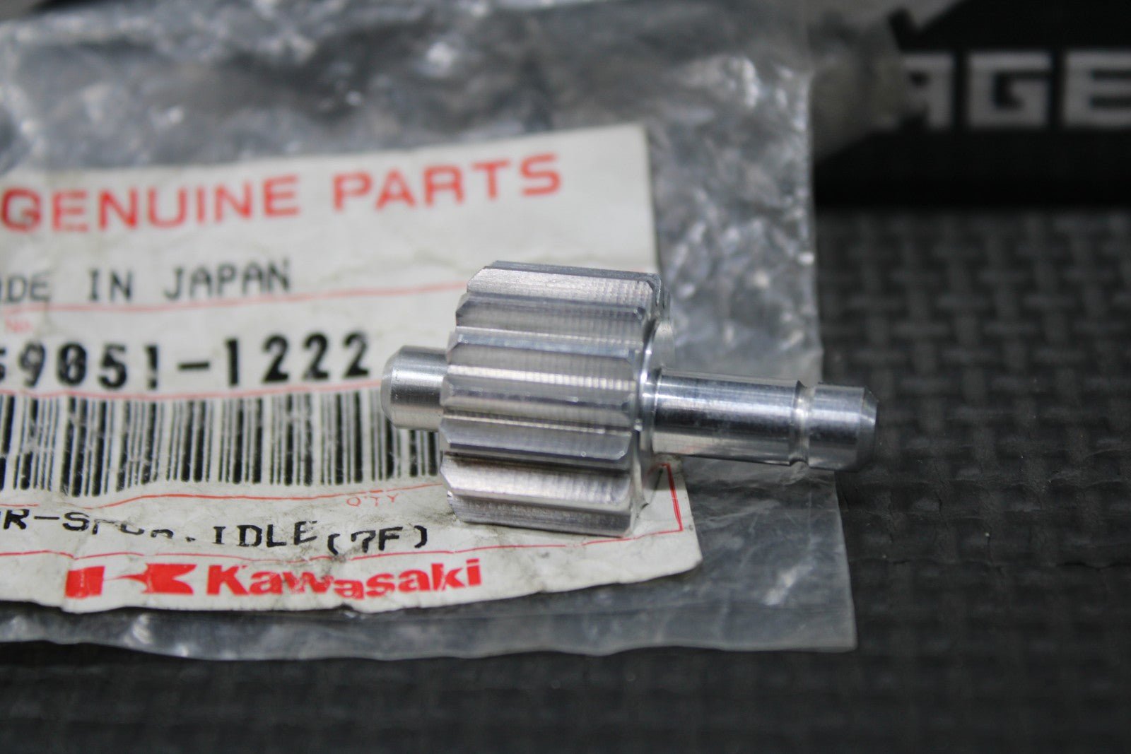 NEW NOS 1990 1991 KAWASAKI KX125 OEM KIPS POWER VALVE IDLER SPUR GEAR 59051 - 1222 - hggarage