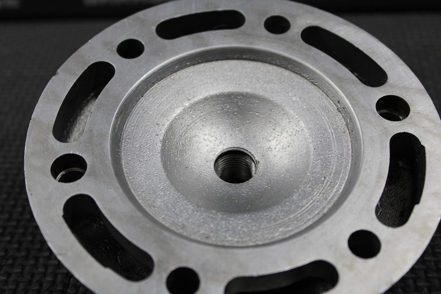 1996 YAMAHA YZ250 OEM 72MM BIG BORE CYLINDER HEAD COVER DOME 4SR - 11111 - 00 - 00 - hggarage