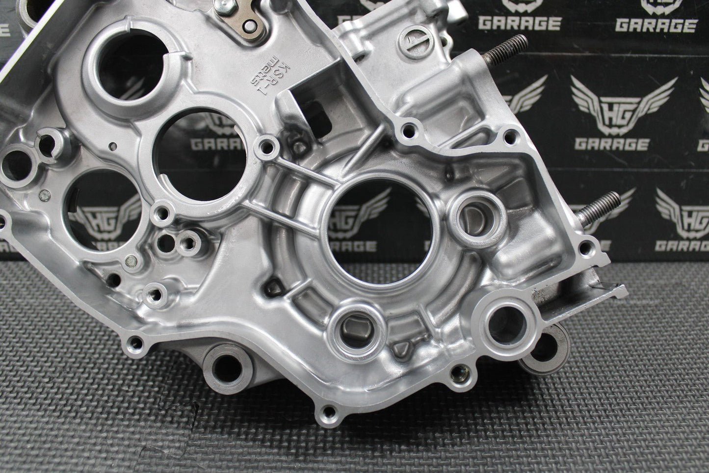 2005 05 - 07 HONDA CR125R OEM RIGHT ENGINE CRANKCASE CRANK CASE HALF 04921 - KSR - 730 - hggarage